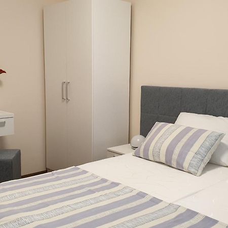 Apartments And Rooms With Parking Space Hvar - 15378 Хвар Стая снимка