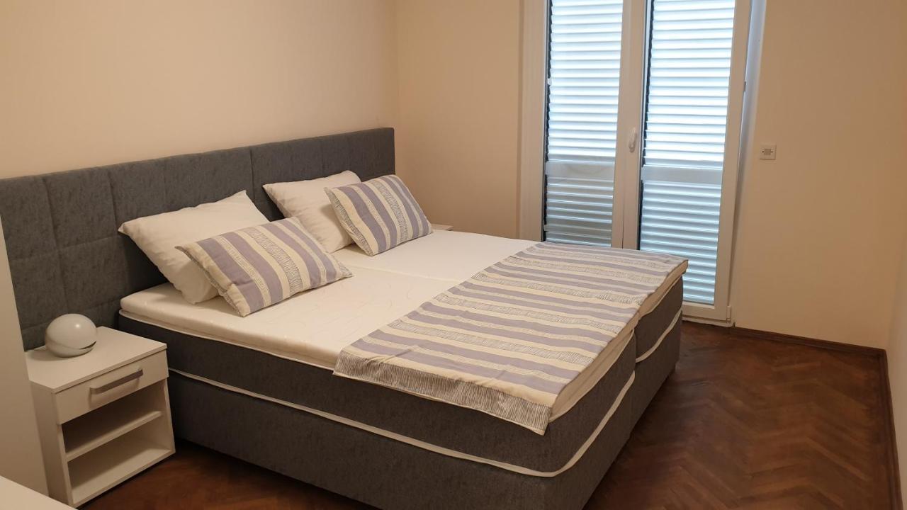 Apartments And Rooms With Parking Space Hvar - 15378 Хвар Екстериор снимка
