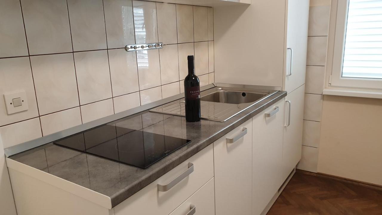 Apartments And Rooms With Parking Space Hvar - 15378 Хвар Екстериор снимка