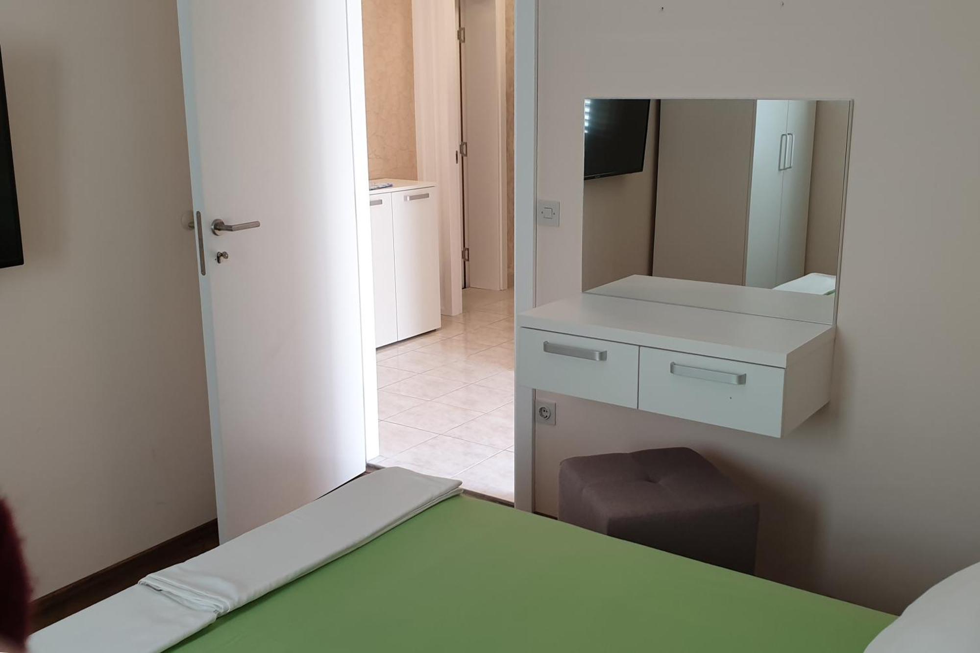 Apartments And Rooms With Parking Space Hvar - 15378 Хвар Стая снимка
