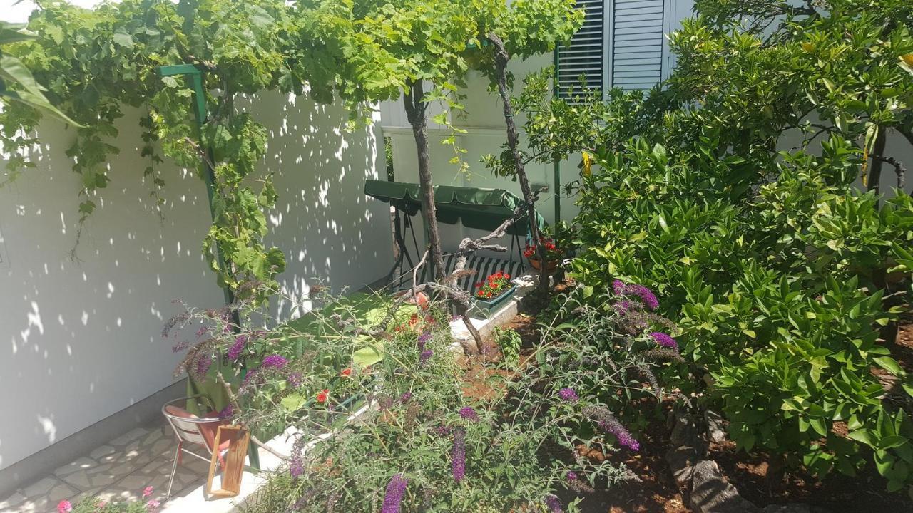 Apartments And Rooms With Parking Space Hvar - 15378 Хвар Екстериор снимка